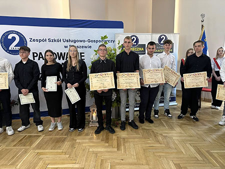 Pasowanie na czeladnika i wręczenia dyplomów zawodowych